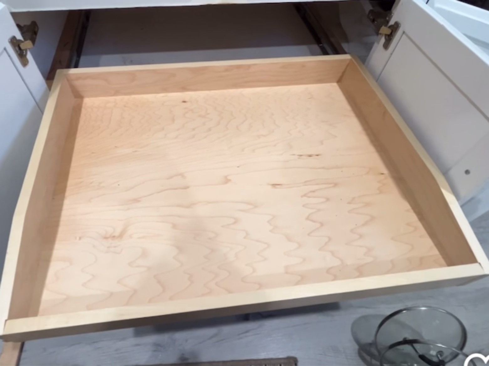 Pull-out shelf 3